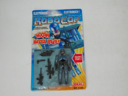 ROBOCOP 
Set includes: 
- 2 articulated figures...