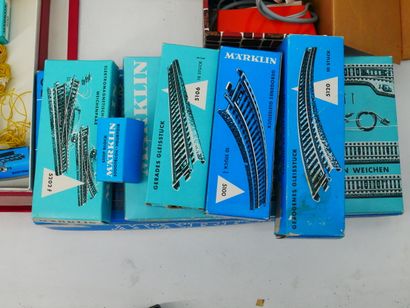 MARKLIN :
Important lot of rails, turnouts,...