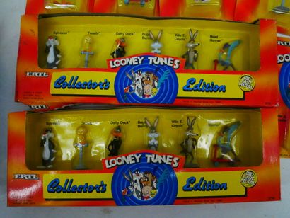 WALT DISNEY 
Lot including:
- 1 Titi and...