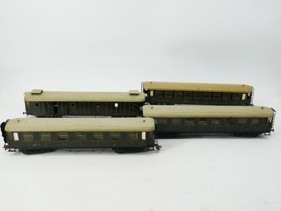 Painted metal lot, including:
- 3 passenger...