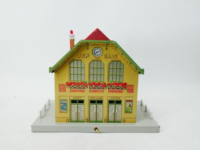 HORNBY :
Set includes:
- A Windsor station...