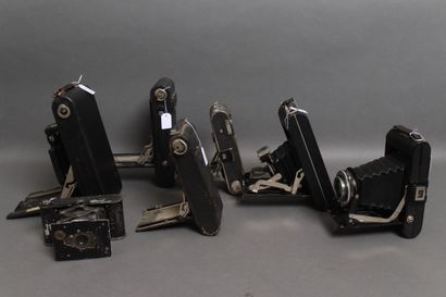 Set of seven gusseted cameras:
- KODAK vest...