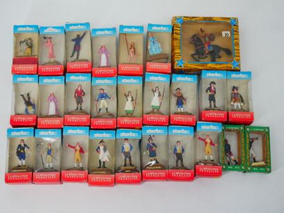 STARLUX:
Lot of 23 plastic figurines illustrating...