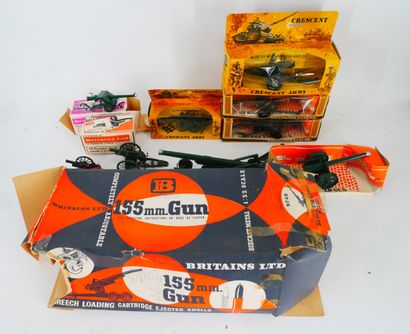 Lot de canons, comprenant :
-	 2 canons CRESCENT...