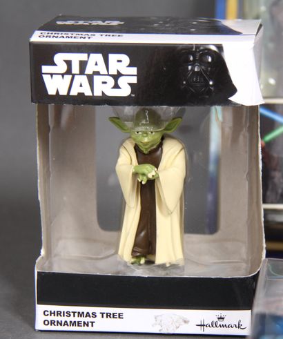 *STAR WARS
Pack of eleven plastic figurines...