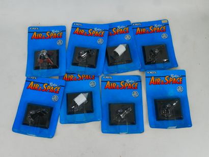 ERTL (USA) : 
Lot de 23 satellites et modules...