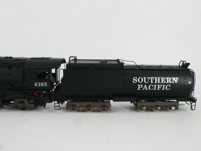 Southern Pacific 4-8-2
Locomotive and tender...