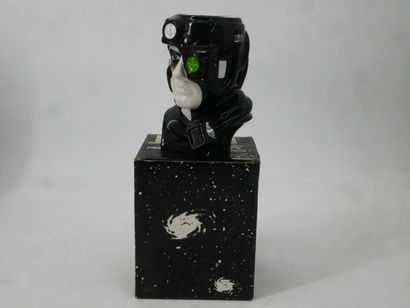 STAR TREK 
Lot including: 
- BORG SHIP, Collectors...