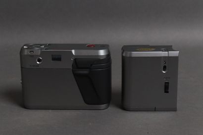 CONTAX
- Camera model T, obj. Carl Zeiss...