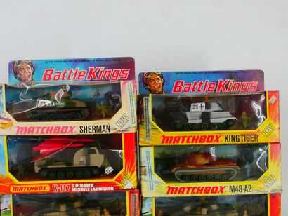 MATCHBOX : 
Ensemble de 14 véhicules militaires...