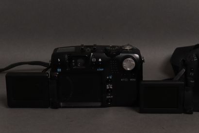 Lot :
- CANON
Powershot G2 camera, obj. Canon...