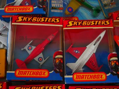MATCHBOX :
Lot de 19 avions militaires et...