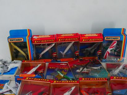 MATCHBOX :
Lot de 19 avions militaires et...