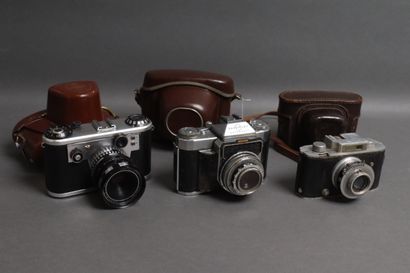 Lot :
- CORFIELD
Periflex model camera, obj....