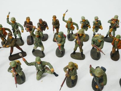 ELASTOLIN (Germany) :
Set of 28 figures in...
