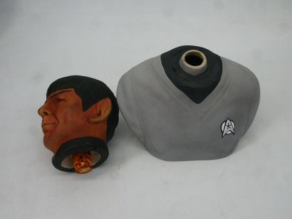 STAR TREK 
Lot including: 
- BORG SHIP, Collectors...