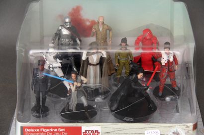 *STAR WARS - Disney store
A set of 10 deluxe...