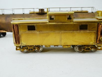 Unpainted metal lot, including:
- 1 freight...