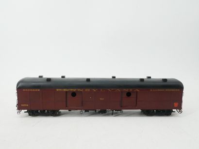 Painted metal set, including:
- 1 Grand Trunk...