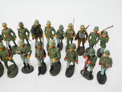 ELASTOLIN (Germany) :
Set of 28 figures in...