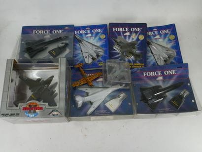 ERTL (USA) :
Lot de 6 avions en métal peint.
Avec...