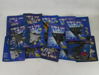 ERTL (USA) : 
Important lot de 45 avions...