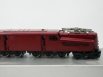KMT (Japan):
Pennsylvania GG-1
Metal locomotive.
Electric...