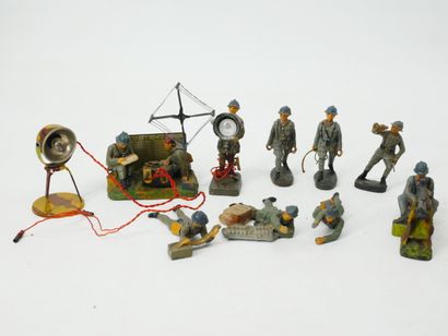 ELASTOLIN (Germany) :
Set of 8 figures in...