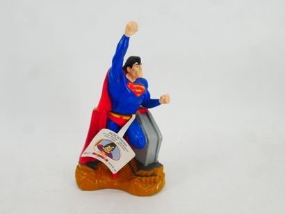 SUPERMAN 
Lot including:
- 1 bakelite alarm...