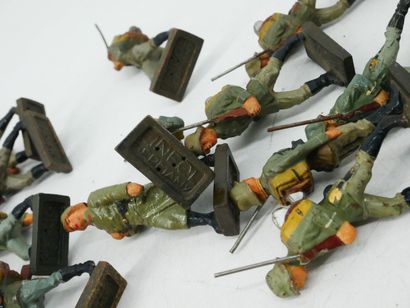 LINEOL (Germany):
Set of 23 figures in painted...