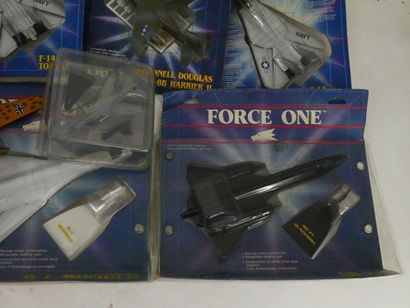 ERTL (USA) :
Lot de 6 avions en métal peint.
Avec...