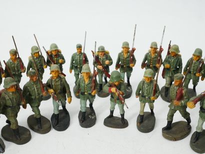 ELASTOLIN (Germany):
Set of 26 painted composition...