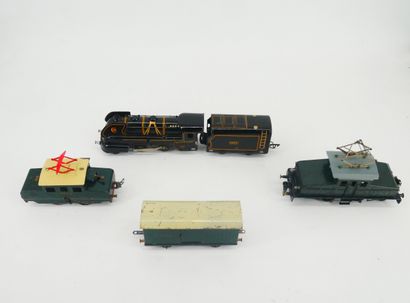 Lot including : 
- 1 JEP Unis France locomotive...