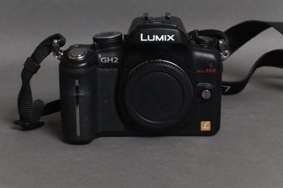 PANASONIC
- Lumix GH2 full HD
- Obj. Lumix...