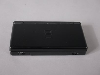 NINTENDO
2006 black DS lite games console...