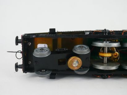 Diesel locomotive
Painted metal locomotive.
Electric...