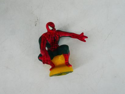 SPIDERMAN 
Lot including: 
- 1 large Spiderman...