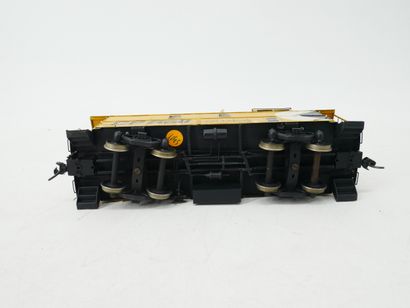 Painted metal set, including:
- 1 Grand Trunk...