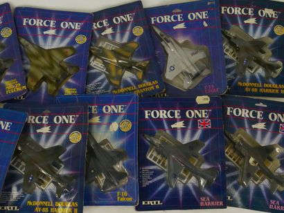 ERTL (USA) : 
Important lot de 45 avions...