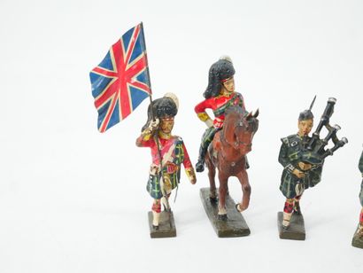 LINEOL (Germany):
Set of 8 figures in painted...