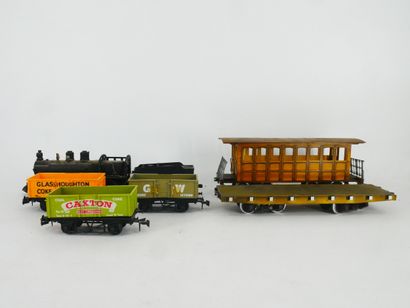 Lot including :
- 1 locomotive and its tender...
