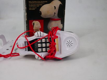 SNOOPY: 
Lot including:
- 1 ceramic piggy...