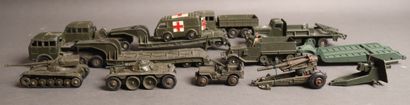 DINKY TOYS - DINKY SUPERTOYS
Lot de véhicules...