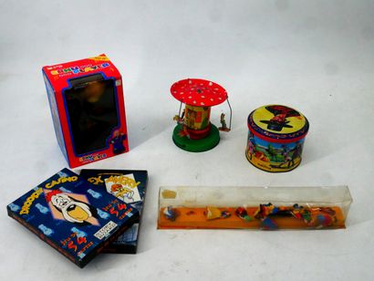 Lot including : 
- 1 ERHU PLAYER articulated...