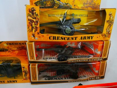 Lot de canons, comprenant :
-	 2 canons CRESCENT...
