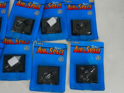 ERTL (USA) : 
Lot de 23 satellites et modules...