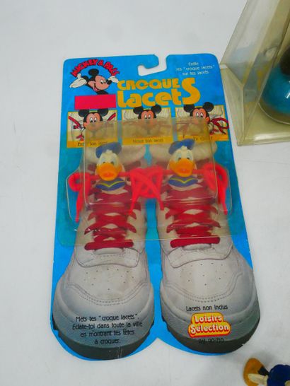WALT DISNEY 
Lot including : 
- 1 set of...