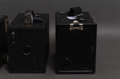 Set of five Box cameras :
- CORONET Fildia
-...