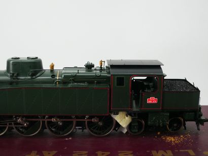 FULGUREX :
PLM 242 AT
Metal locomotive.
Electric...