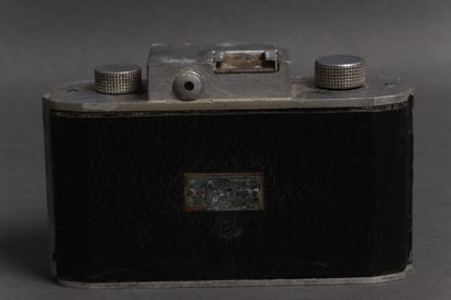 Lot :
- CORFIELD
Periflex model camera, obj....